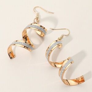 SOLD OUT!! 

Elegant Gold and Silver Spiral Earrings